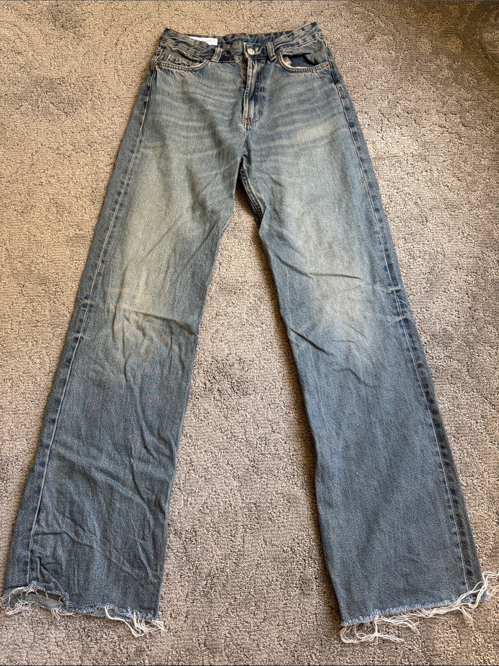 Zara Vintage-Inspired High-Rise Straight Leg Jeans - Faded Blue